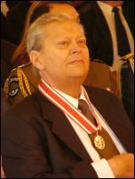  David Lange,
photographed after receiving his Member of the Order of New
Zealand honour.