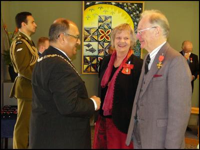 Actor Elizabeth
McRae and architect Don McRae are honoured by the
Governor-General Anand Satyanand at Government
House