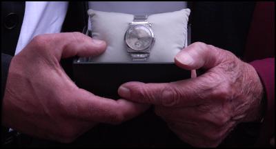 Willem Paalberends
holds the treasured watch the belonged to New Zealander
Flight Sergeant Glen Smith.