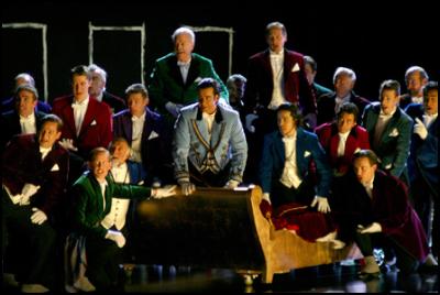 The Chapman Tripp
Opera Chorus in The NBR New Zealand Opera’s two recent
productions of Rigoletto (2004)