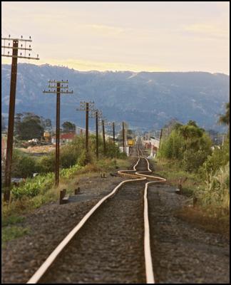 Railway track at
Edgecumbe buckled by the magnitude 6.1 earthquake of 1987. 
Photo - GNS Science.