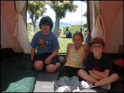 Matiu/Somes Island
campers Fin Baker and Morgan Baker from Lower Hutt, Simon
Penfold from York Bay