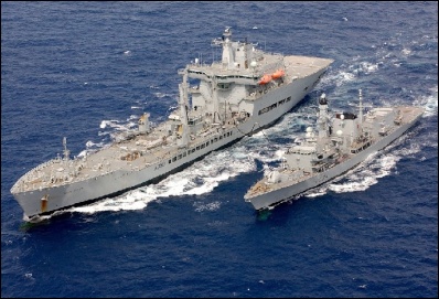 RFA Wave Ruler feeding HMS
Iron Duke 