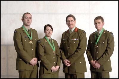Gold medal winners
with Chief of Army Major General Lou Gardiner
