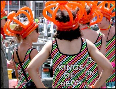kings of neon,
balloon crowns, wellington international rugby sevens
costumes