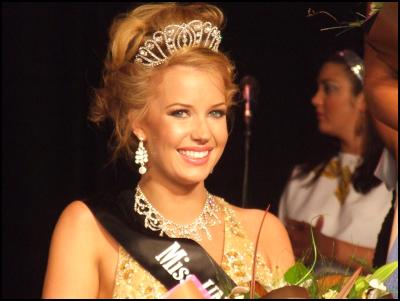 Katie
Taylor wins Miss Universe New Zealand 2009