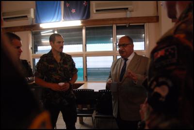 His Excellency The
Honourable Sir Anand Satyanand chats to New Zealand
representatives from RAMSI's Combined Task
Force