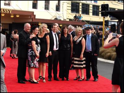 Scoop.co.nz image: The Lovely Bones Wellington Premiere Red Carpet - Group of Punters Take A Souvenir
Pic