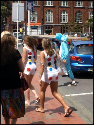 wellington new
zealand sevens costumes 2010 – twister
girls
