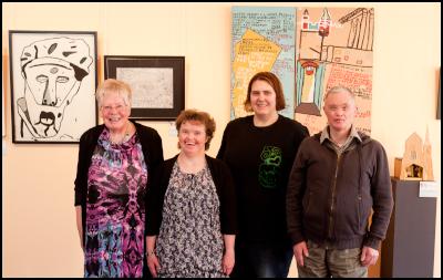 The 2010 IHC
Telecom art awards winners from left: Dianne Hockridge,
Vicki Dooley, Katie McMillan and Paul Griffiths.