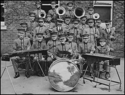 Royal New Zealand
Foundation of the Blind: The Institute Band prior to touring
in New Zealand 1935.
