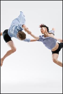 Gareth Okan and
James Pham appearing in Sketch, New Zealand School of Dance
Choreographic Season 2011