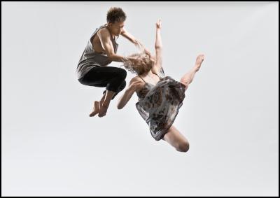 Yan Hao Du and
Samantha Hines appearing in Sketch, New Zealand School of
Dance Choreographic Season 2011