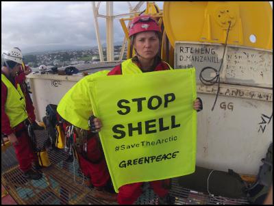 At 7am this morning
actor Lucy Lawless joined Greenpeace New Zealand activists
in stopping a Shell-contracted drillship from departing the
port of Taranaki for the remote Arctic, where its
exploratory oil drilling programme threatens to devastate
the Alaskan coastline.