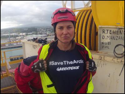 At 7am this morning
actor Lucy Lawless joined Greenpeace New Zealand activists
in stopping a Shell-contracted drillship from departing the
port of Taranaki for the remote Arctic, where its
exploratory oil drilling programme threatens to devastate
the Alaskan coastline.