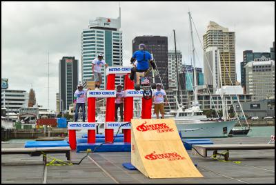 The ‘Freedom
Flyers’ stunt saw Dusty ride a three wheel trike which was
catapulted forward by a giant bungee cord, over a ramp and
into an Angry Birds-style structure made up of human crash
dummies.