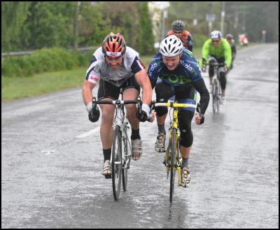 The bad weather
didn’t stop riders from giving it their all in the Strata
Group Tour of the Bay in Hastings yesterday. Photo credit:
Don Kennedy.