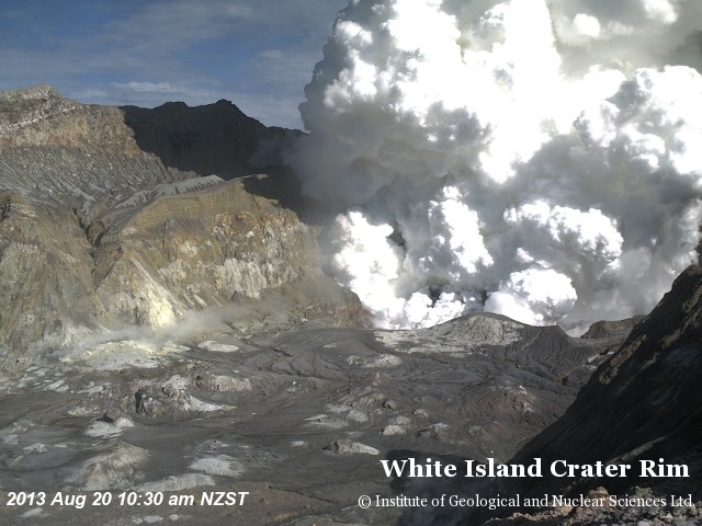 white island
eruption