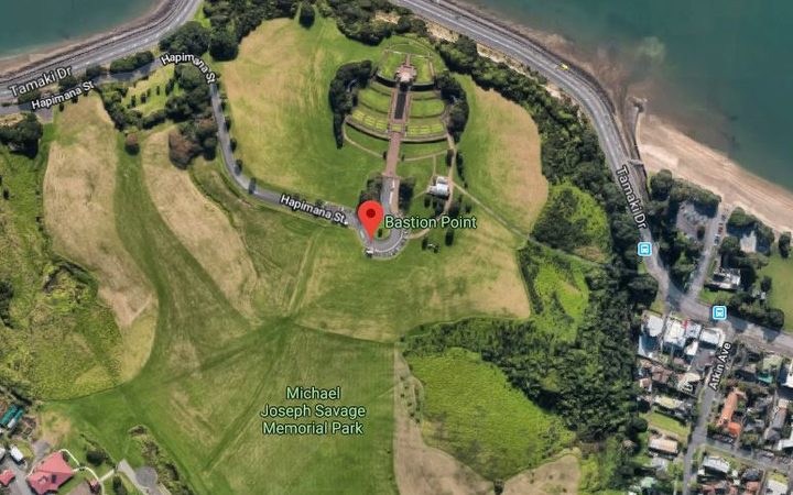 An Auckland hapu is
considering building a statue on Bastion Point. Photo:
Google Maps 