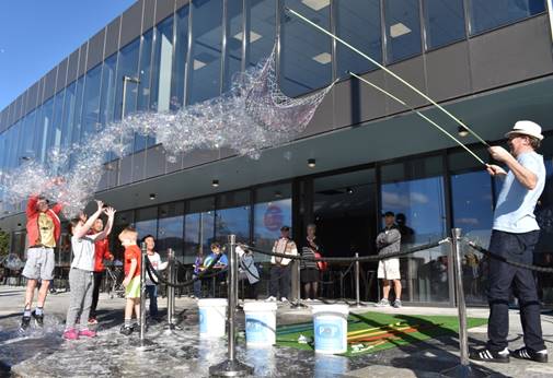 There was
entertainment inside and outside at the opening of the
Events Centre with Bubble shows delighting young and old
alike.