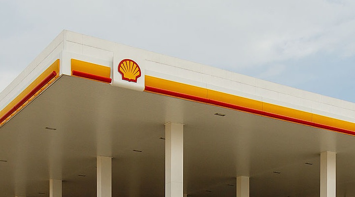 Shell is a
multinational oil and gas company. Photo by CEphoto, Uwe
Aranas.