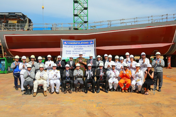 New Zealand
Ambassador to South Korea Phillip Turner (bottom row, fourth
from left) joins representatives of the Royal New Zealand
Navy, New Zealand Defence Force, Ministry of Defence, the
Hyundai shipyard and Lloyds of London in celebrating the
keel laying of the future HMNZS Aotearoa.
