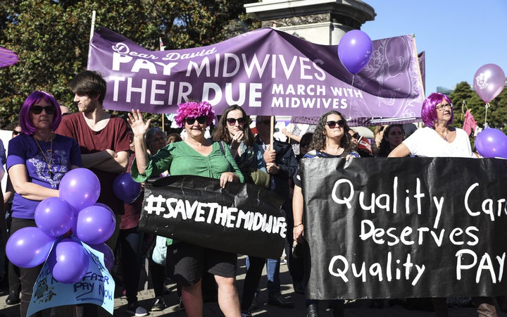 Midwives protesting
in May 2018. Photo: RNZ / John Lake