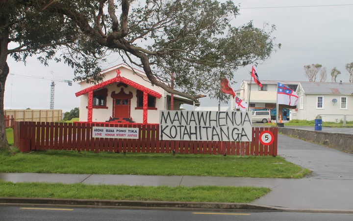 Wharenui that local
iwi Ngāti Paoa are living in. Photo: RNZ / Eden More