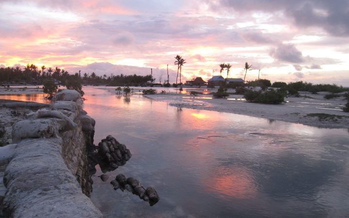 Rising sea levels
in Kiribati. Photo: SPREP / C. Iacovino