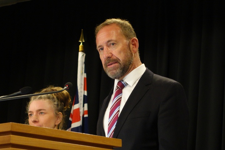 andrew little with
sign
translator
